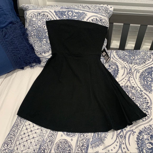 Express Dress (Medium) - Picture 6 of 6
